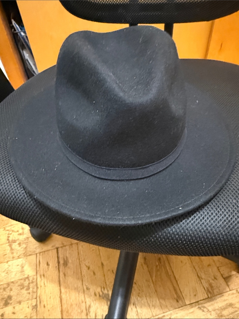 Wilton Country Gentleman Gentle Felt Hat in Black